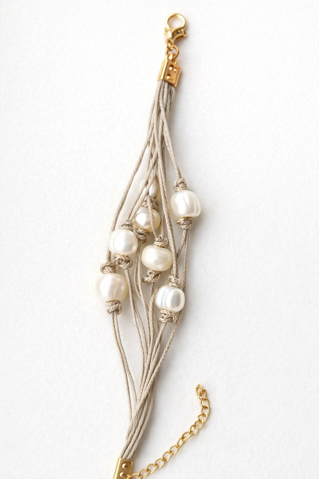 Pulsera de hilo de lino natural con perlas de agua dulce
