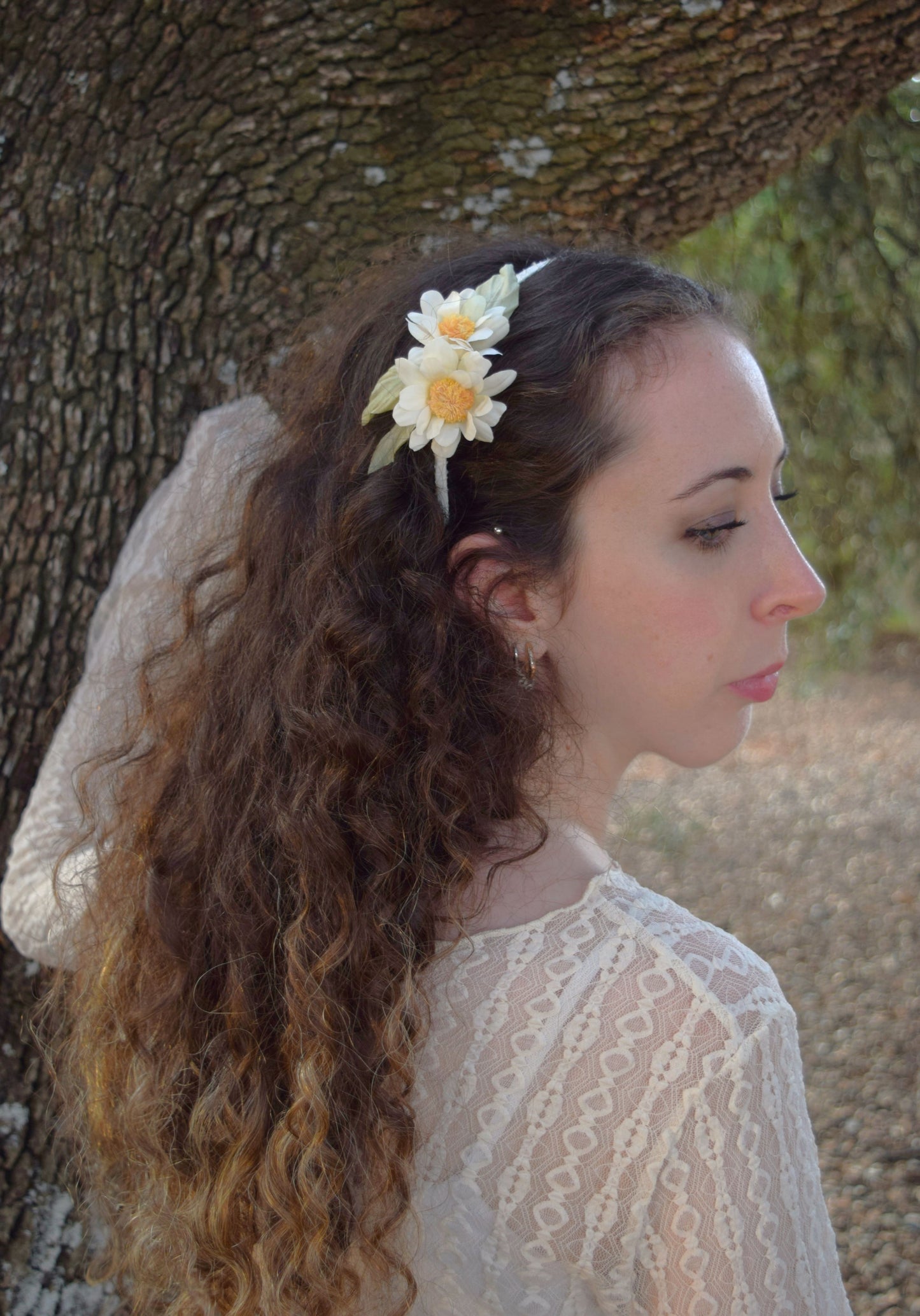 Diadema de margaritas para boda, Diadema floral para mujer, Diadema blanca para invitada, Diadema de flores blancas para comunión.