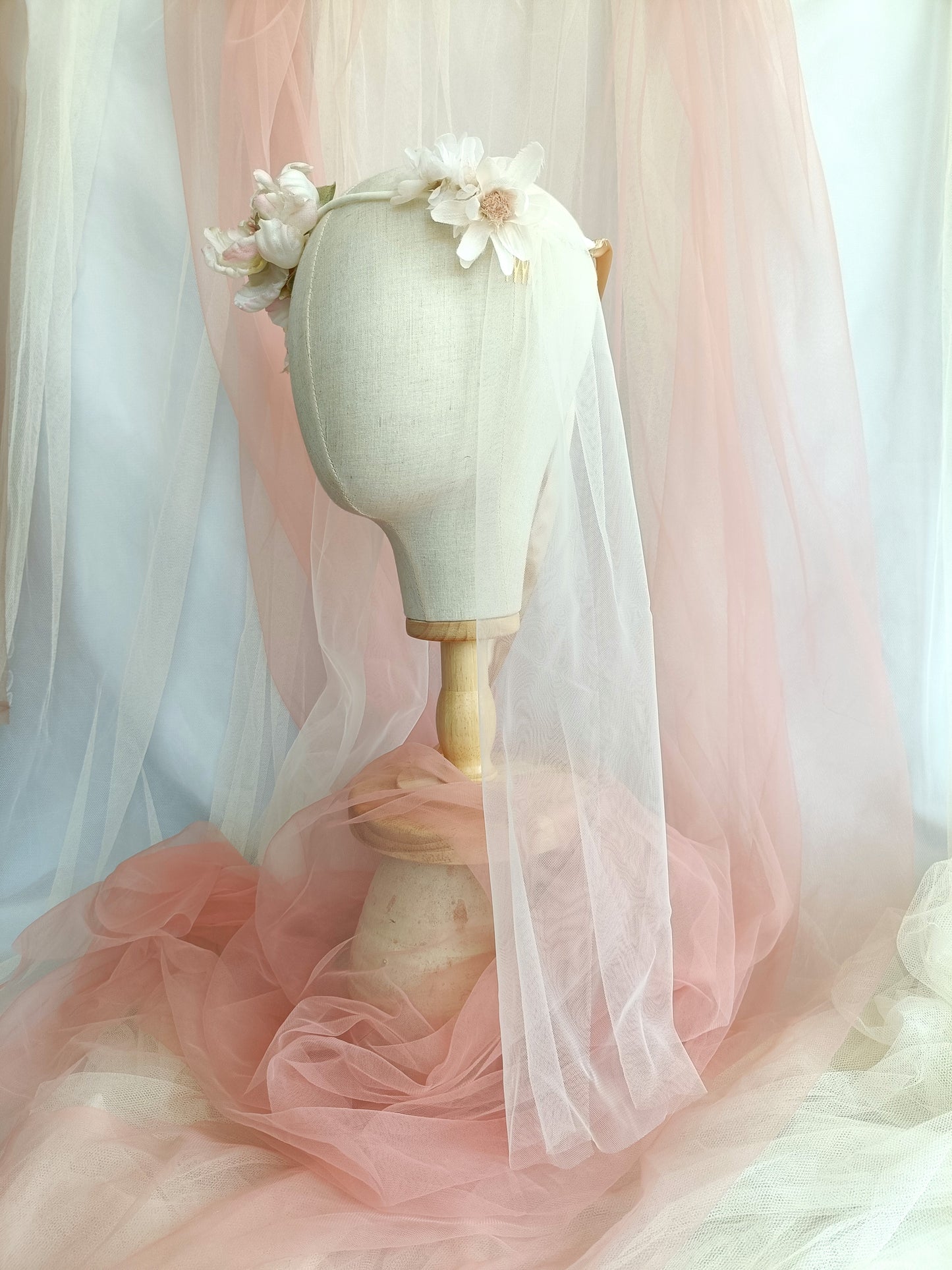 Corona de flores para novia, Tocado de flores de seda para novia, Corona de flores y velo para novia.