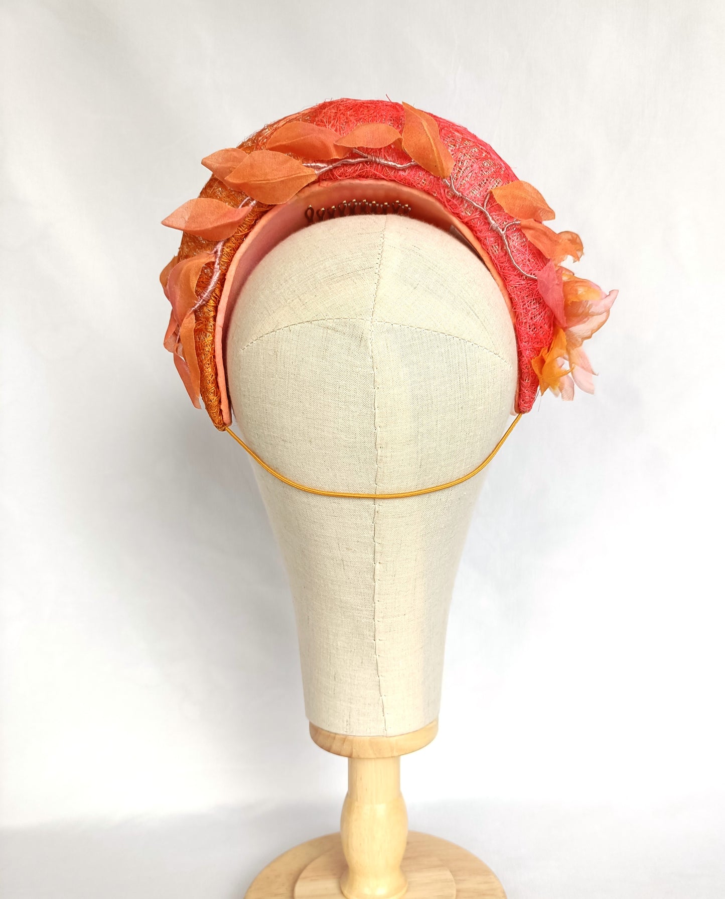 Tocado rosa y naranja para boda, diadema grande con flor naranja para invitada, tocado llamativo con flor para fiesta.