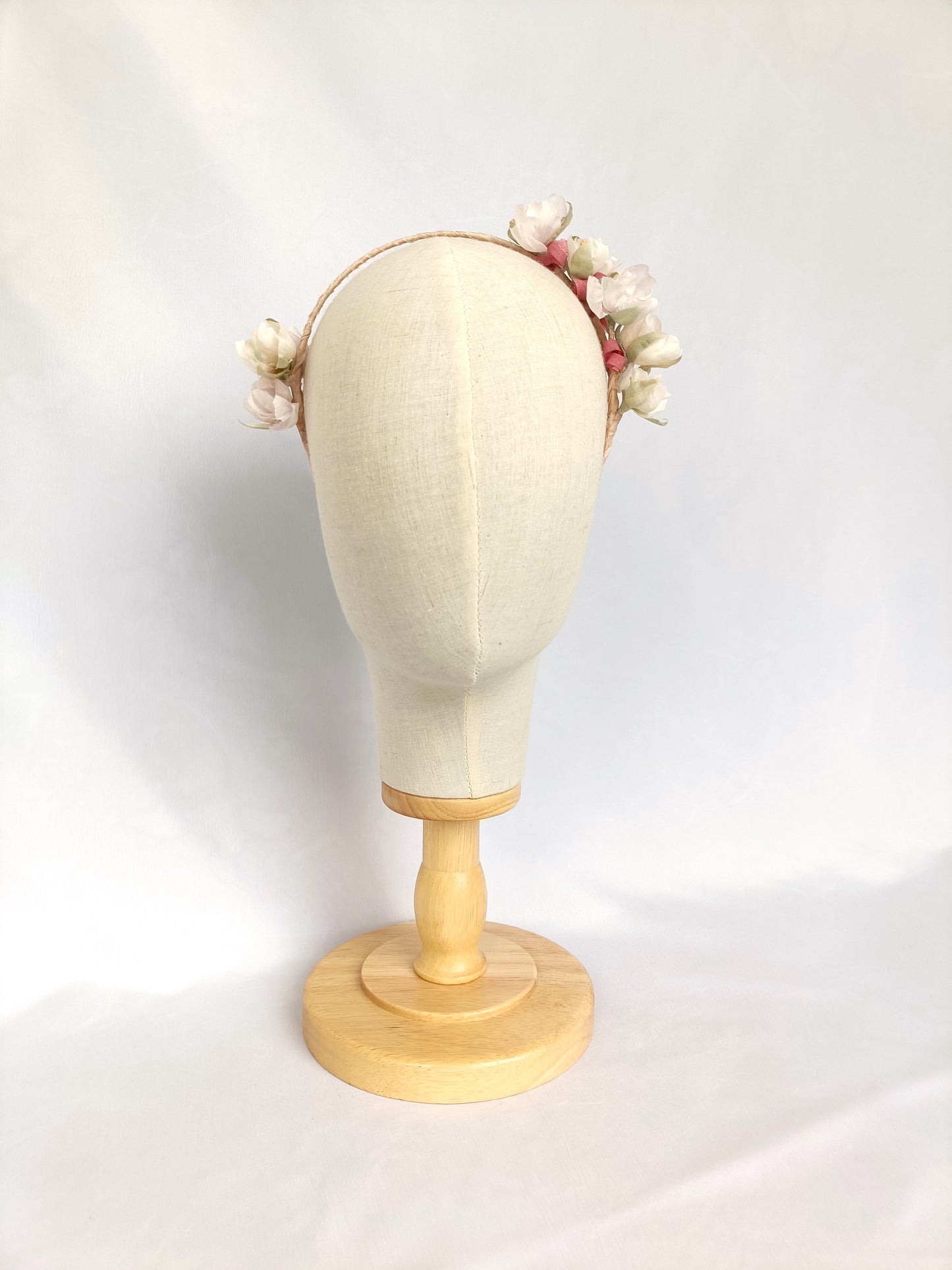Diadema dulce floral de fiesta para niña. Diadema para primera comunión.