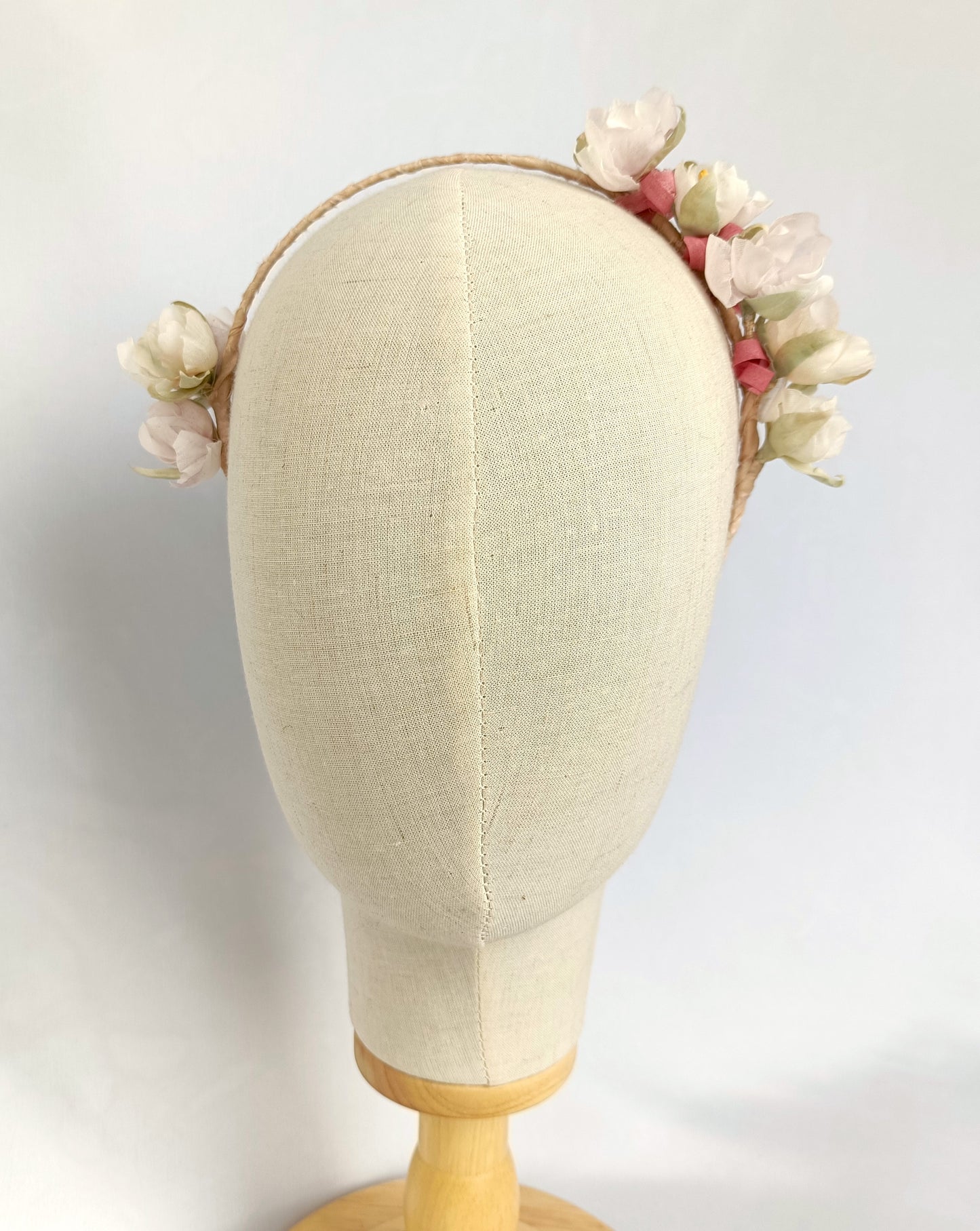 Diadema dulce floral de fiesta para niña. Diadema para primera comunión.