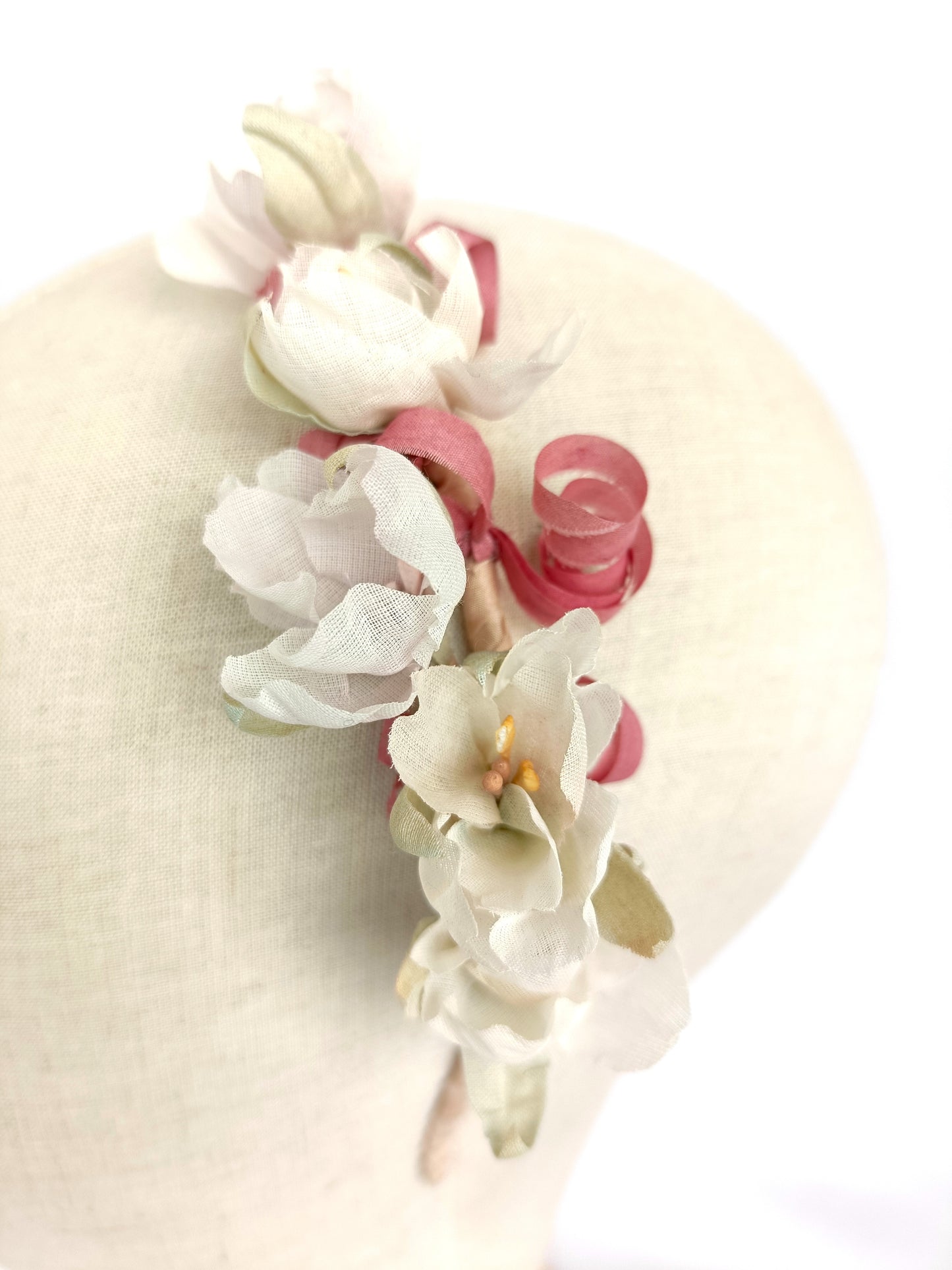 Diadema dulce floral de fiesta para niña. Diadema para primera comunión.