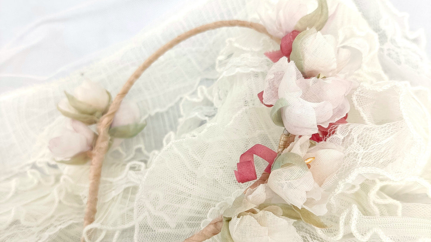 Diadema dulce floral de fiesta para niña. Diadema para primera comunión.