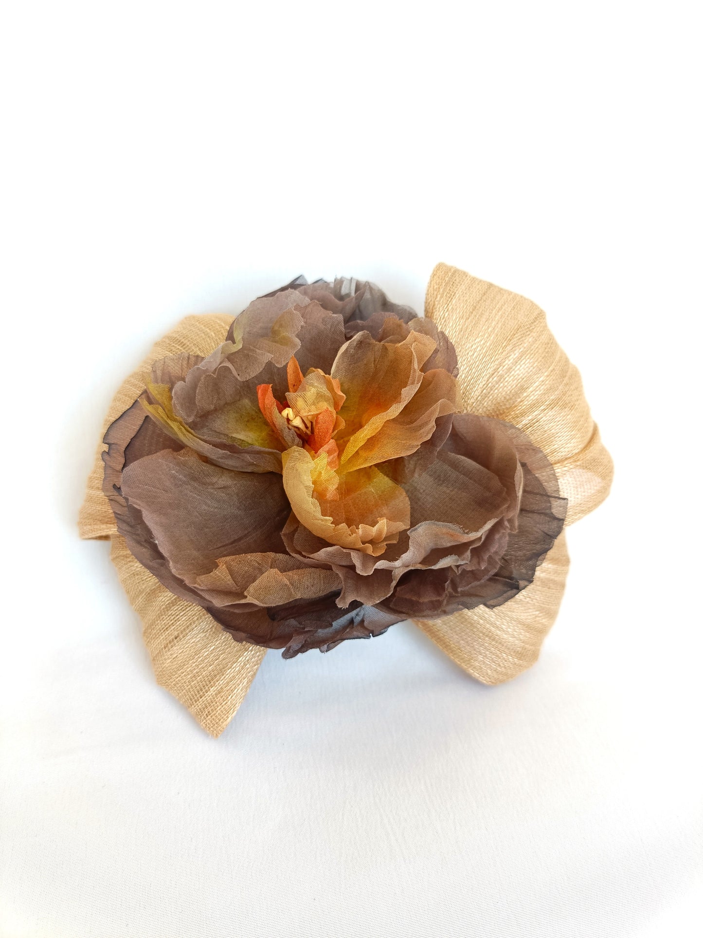 Lazon para recogido con flor en tonos marrones y anaranjados para fiesta.