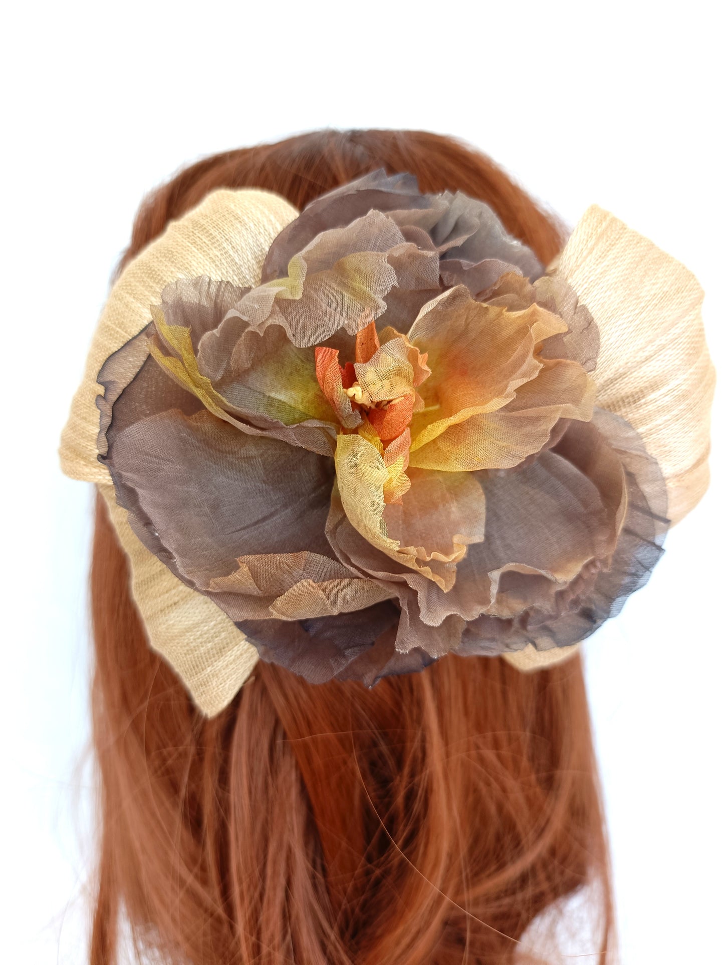 Lazon para recogido con flor en tonos marrones y anaranjados para fiesta.