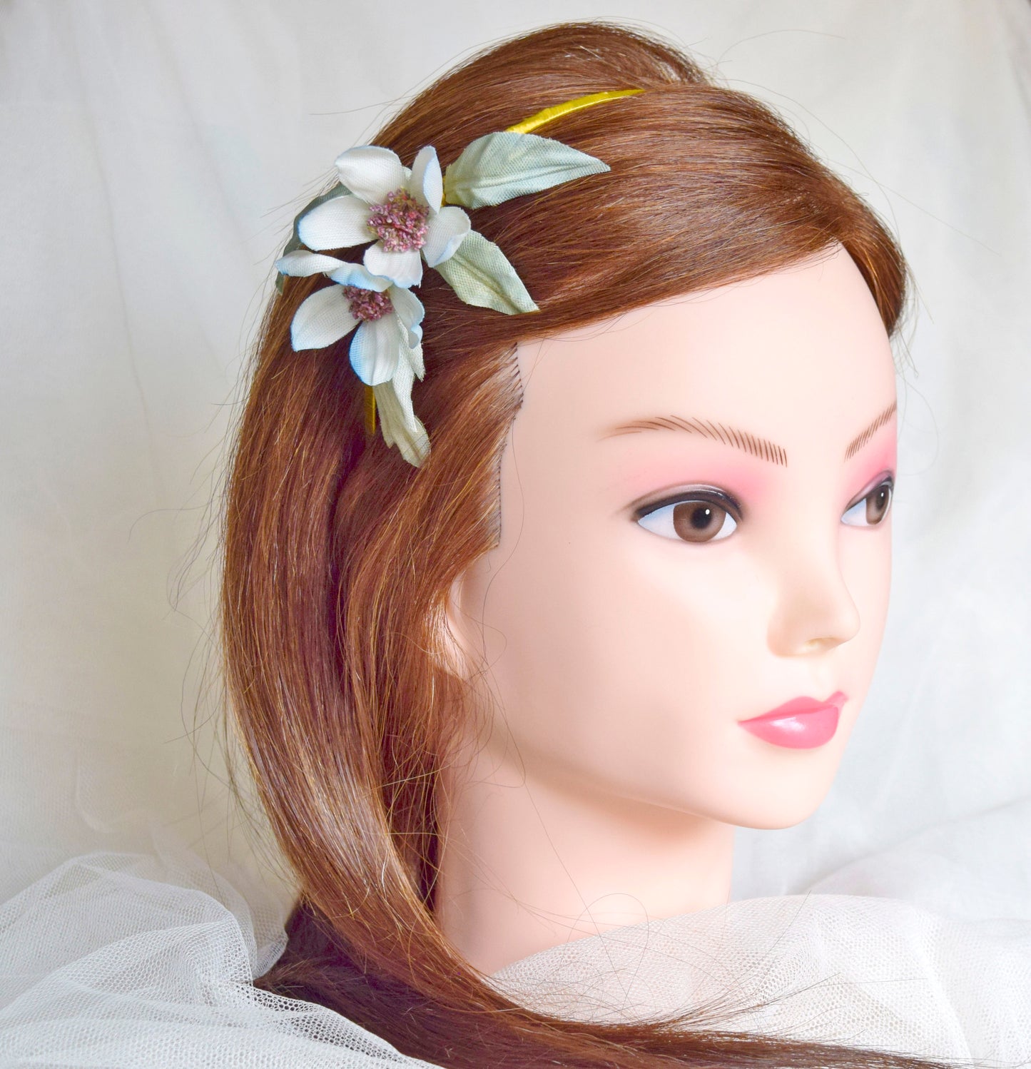 Diadema elegante para boda. Diadema elegante para comunión. Diadema para novia. Diadema azul de flores