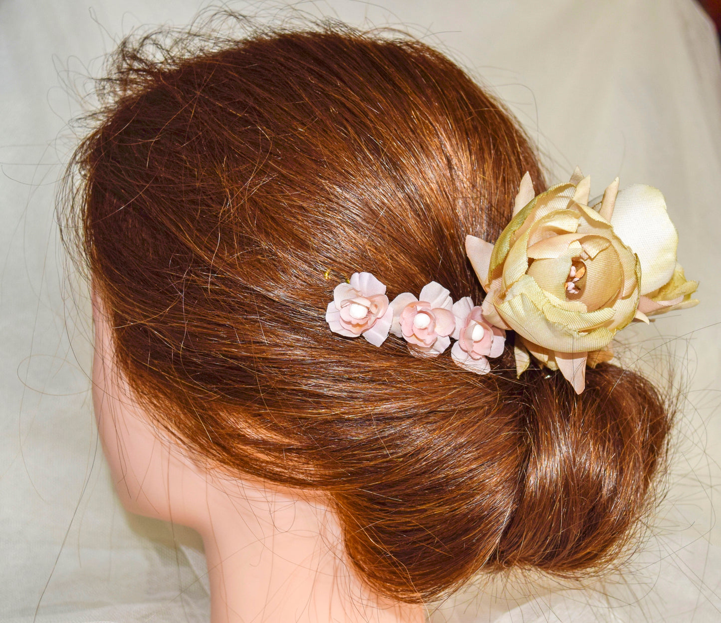 Tocado para novia de flores de tela. Flores románticas par novia.. Peonías de seda.