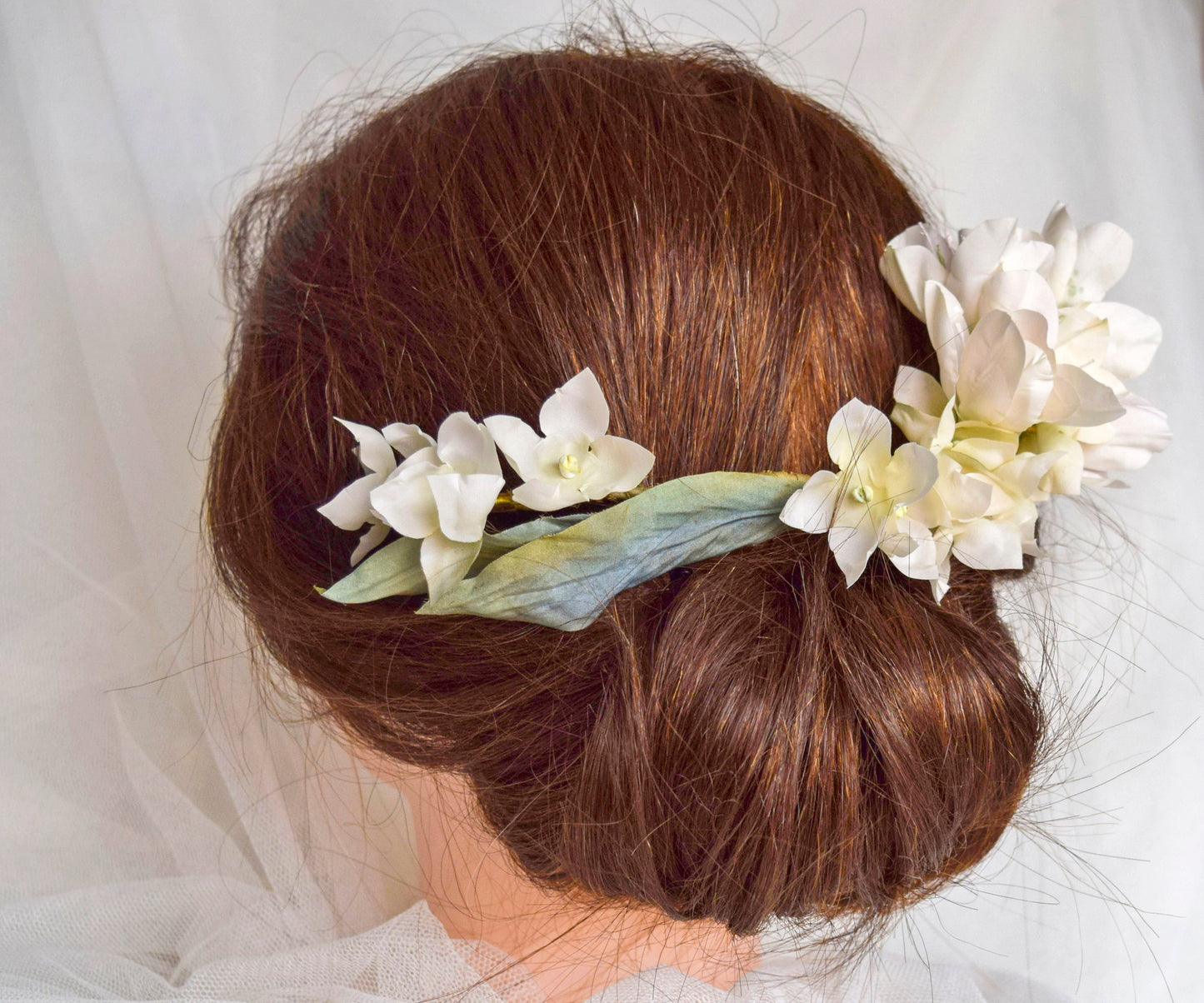 Tocado de azaleas y hortensias.