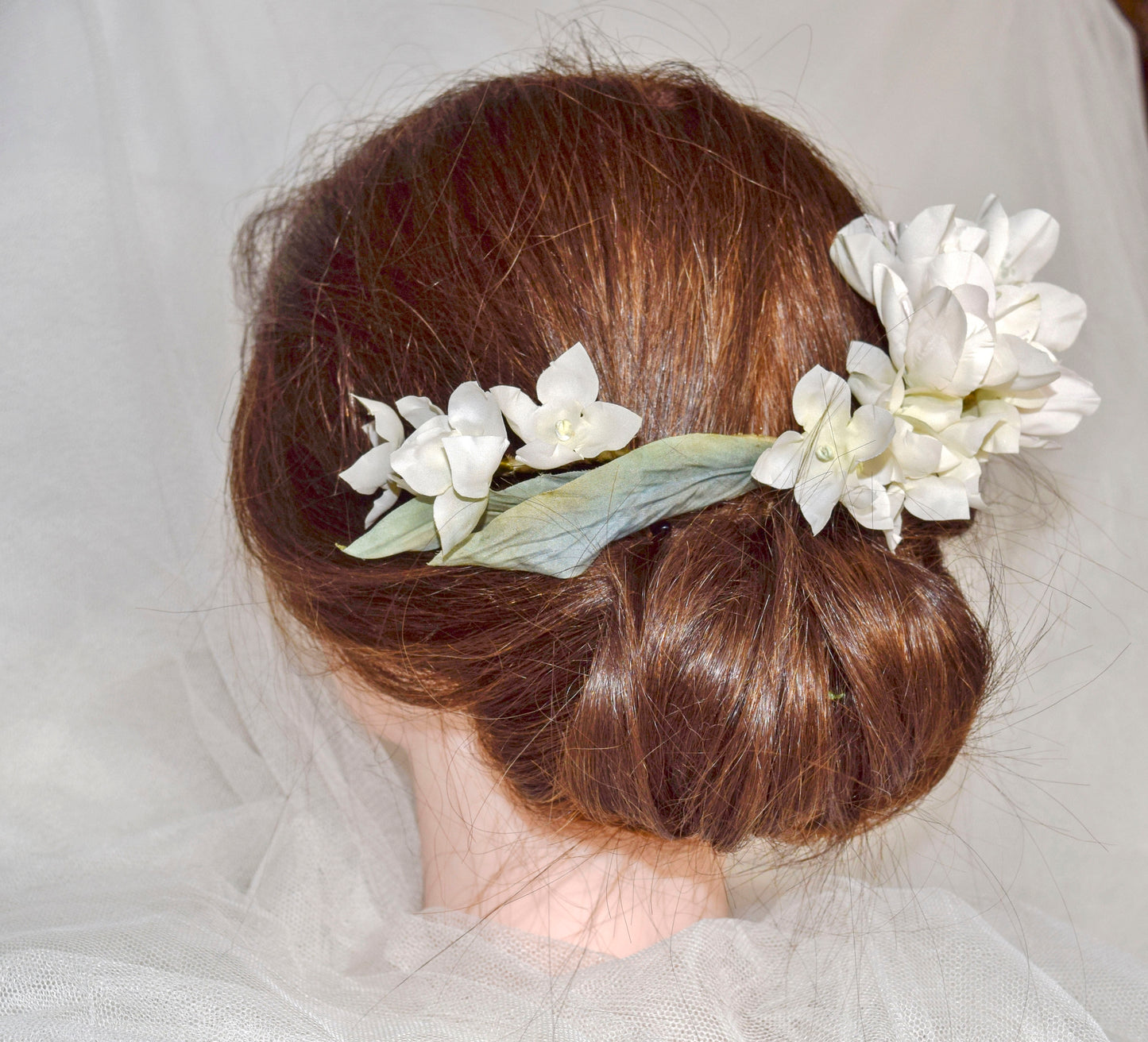 Tocado de azaleas y hortensias.
