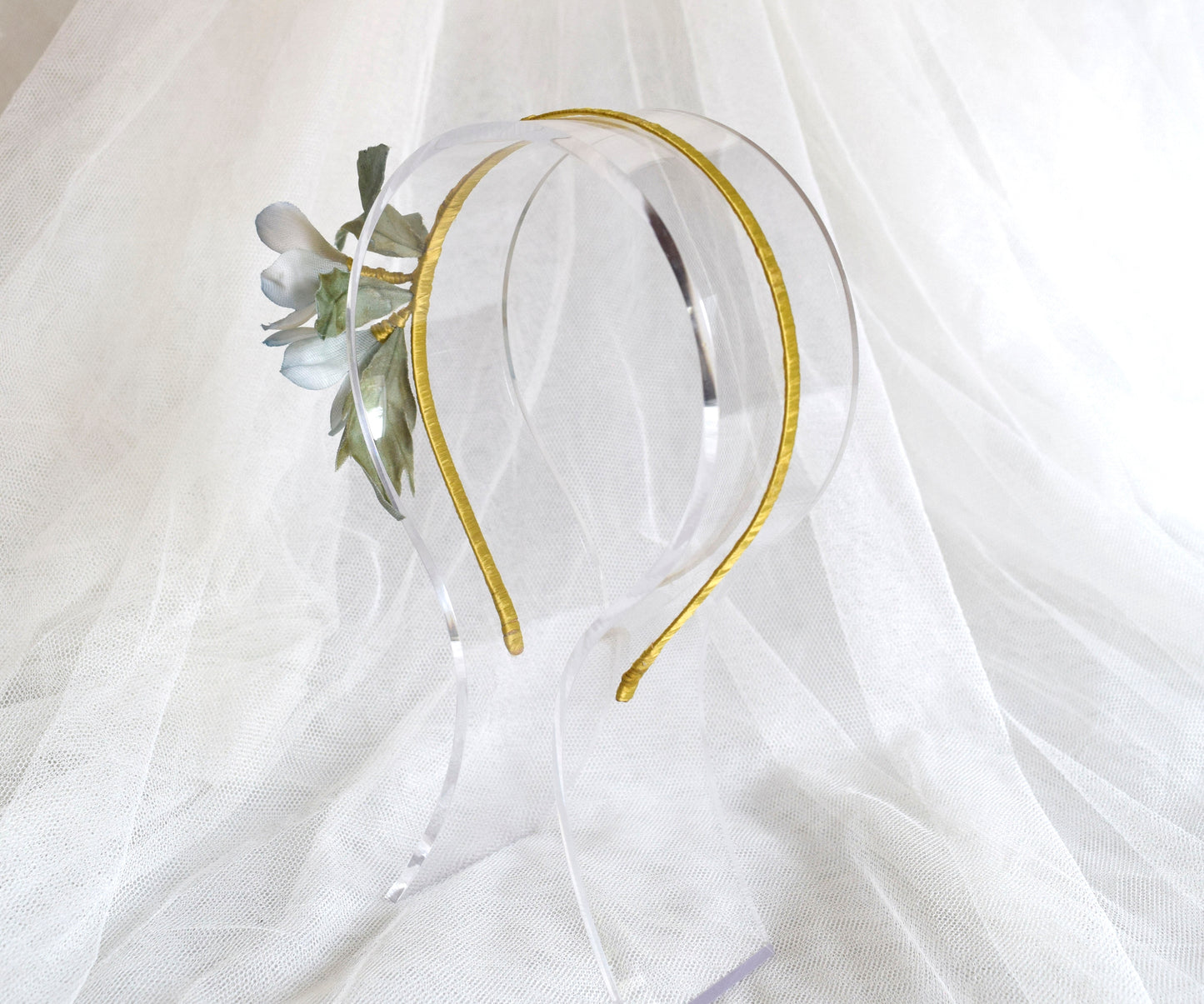 Diadema elegante para boda. Diadema elegante para comunión. Diadema para novia. Diadema azul de flores