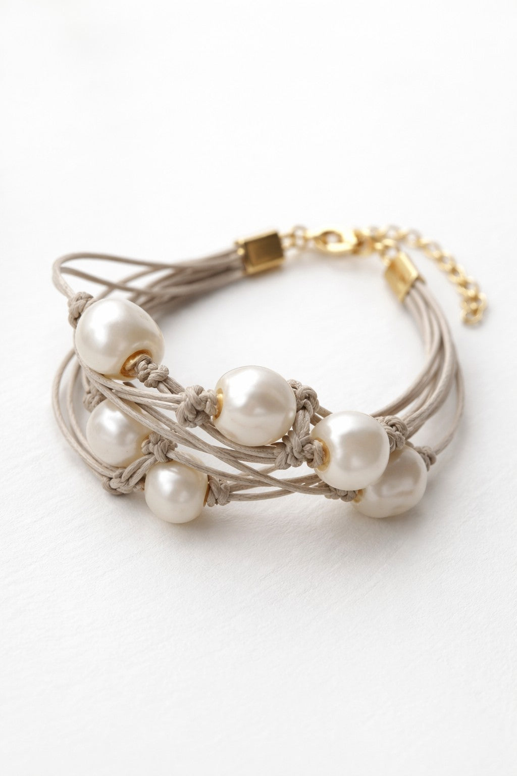 Pulsera de hilo de lino natural con perlas de agua dulce