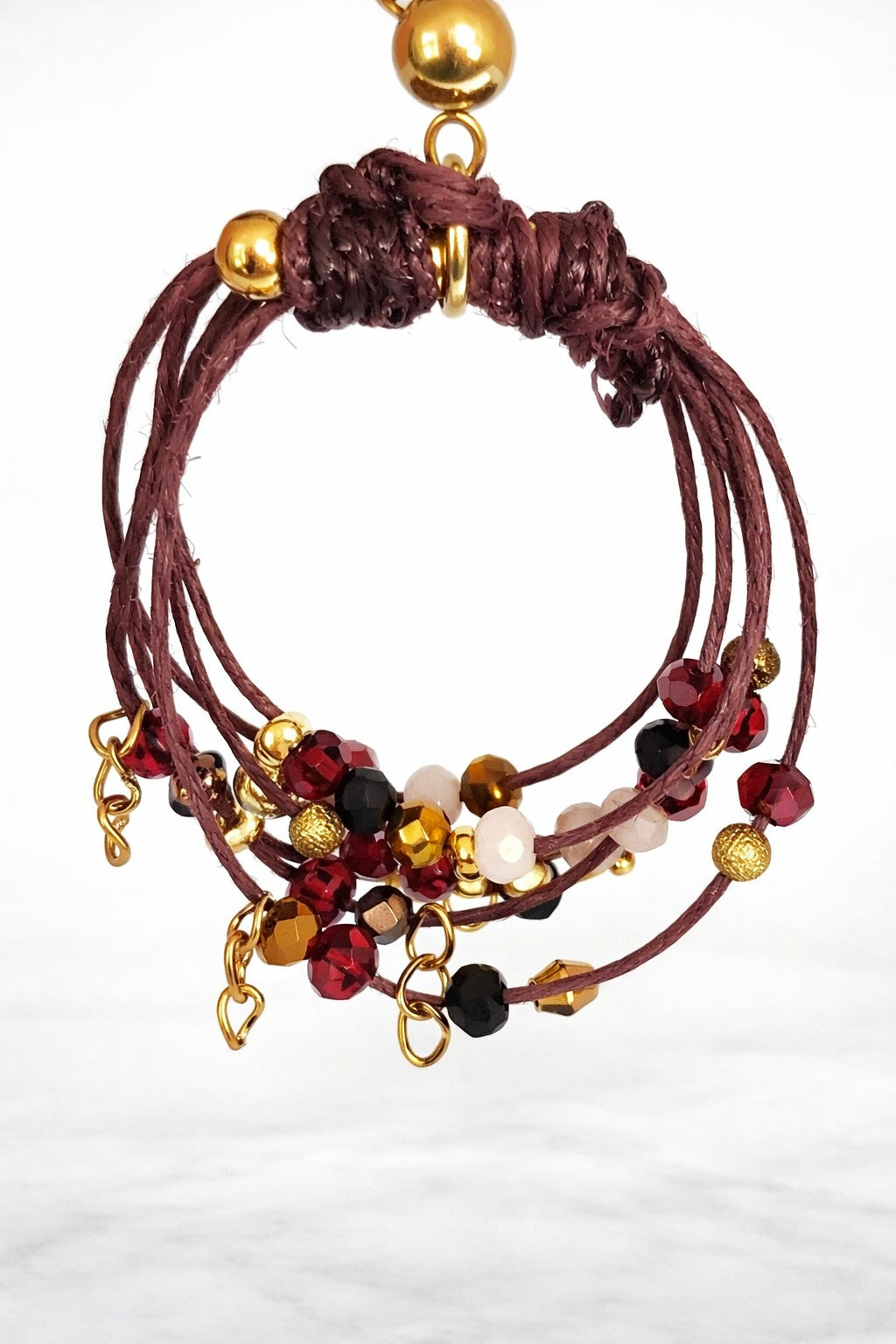 Pendientes de hilo de lino granate.