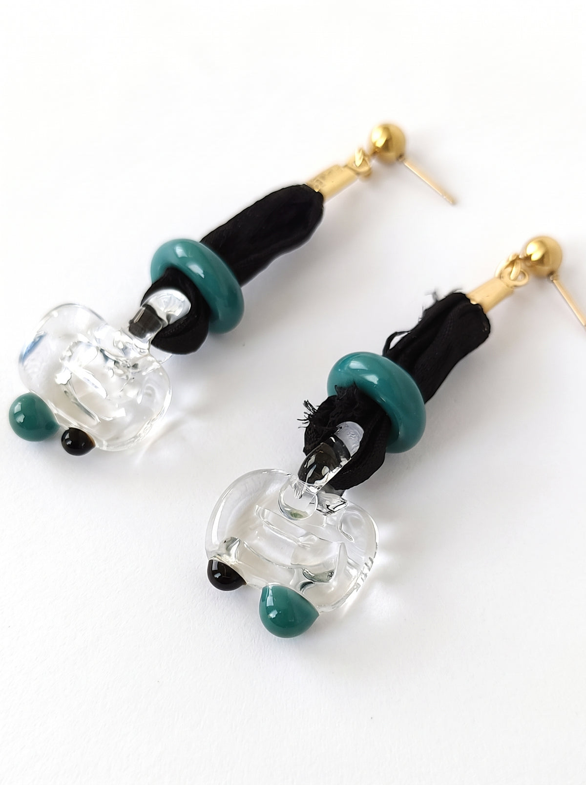 Pendientes vidrio y seda