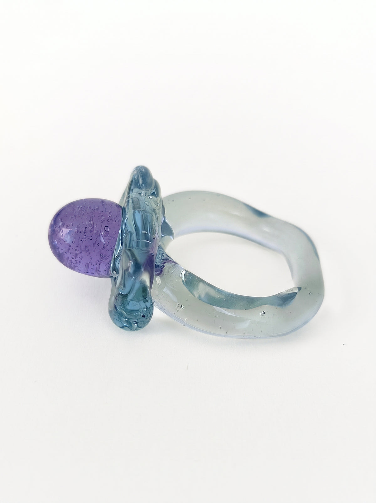 Anillo Aguamarina con Toque Violeta