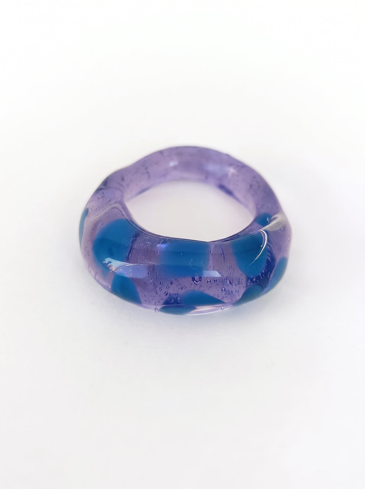 Anillo de Vidrio Morado y Verde Azulado