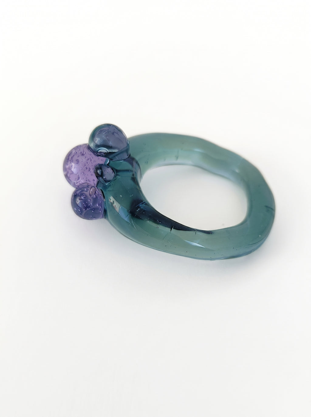 Anillo de vidrio de esferas