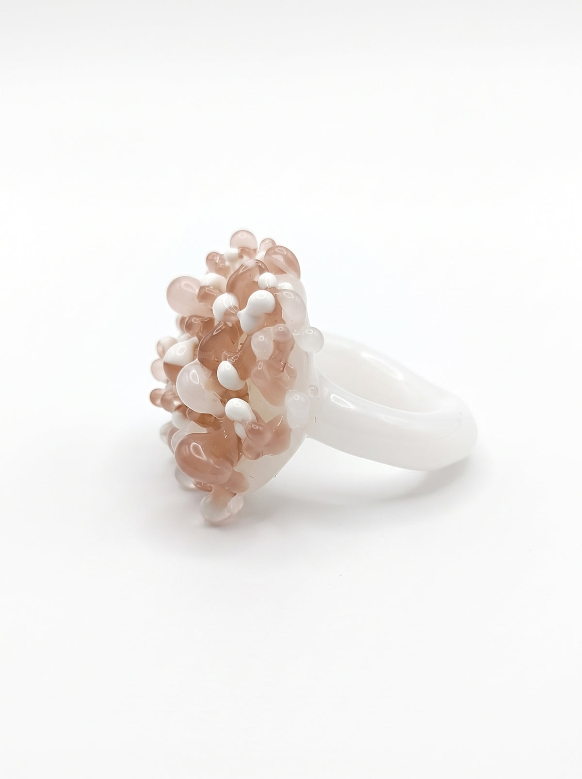 Anillo lotus y blanco