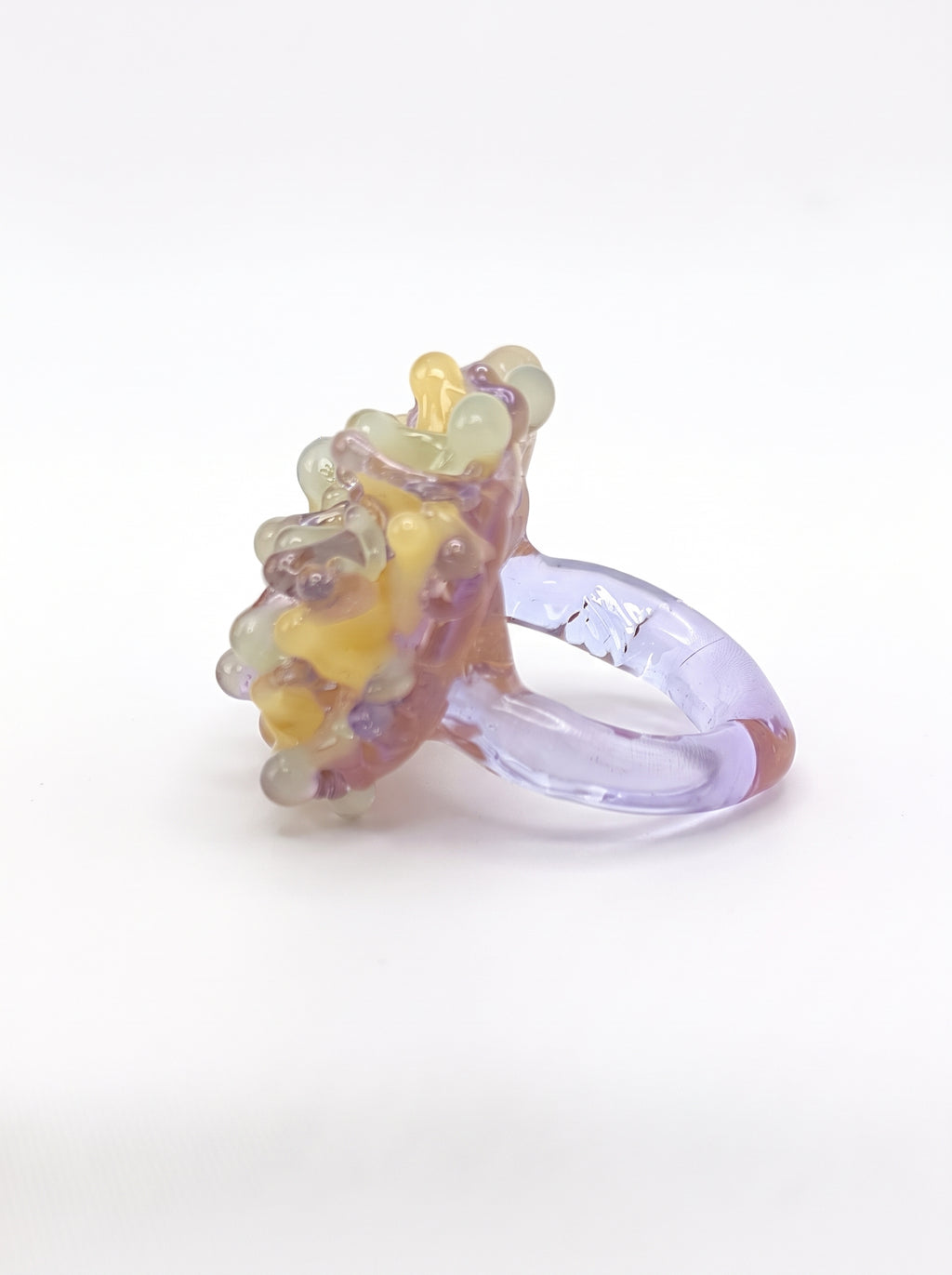 Anillo de vidrio multicolor pastel