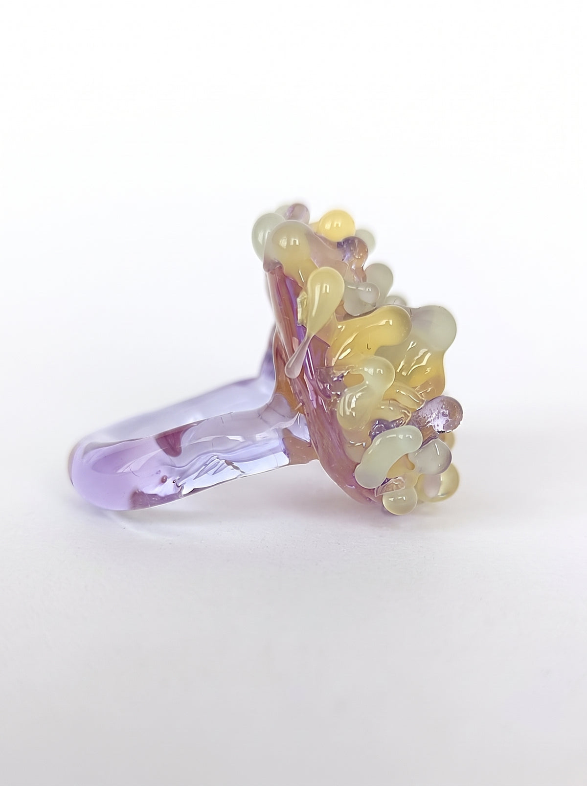 Anillo de vidrio multicolor pastel