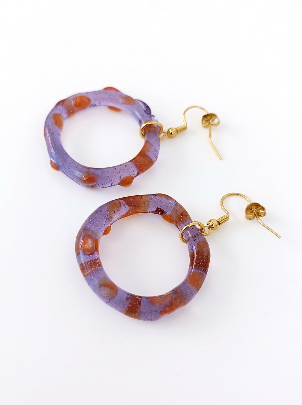 Pendientes de vidrio lila y naranja