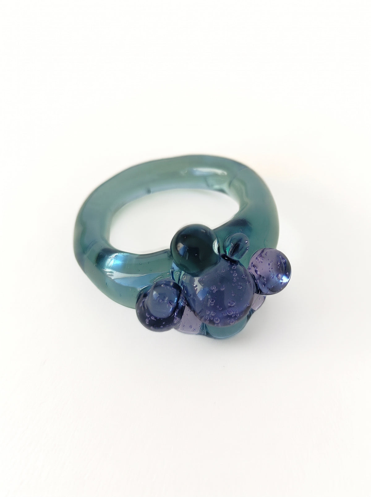 Anillo de vidrio de esferas