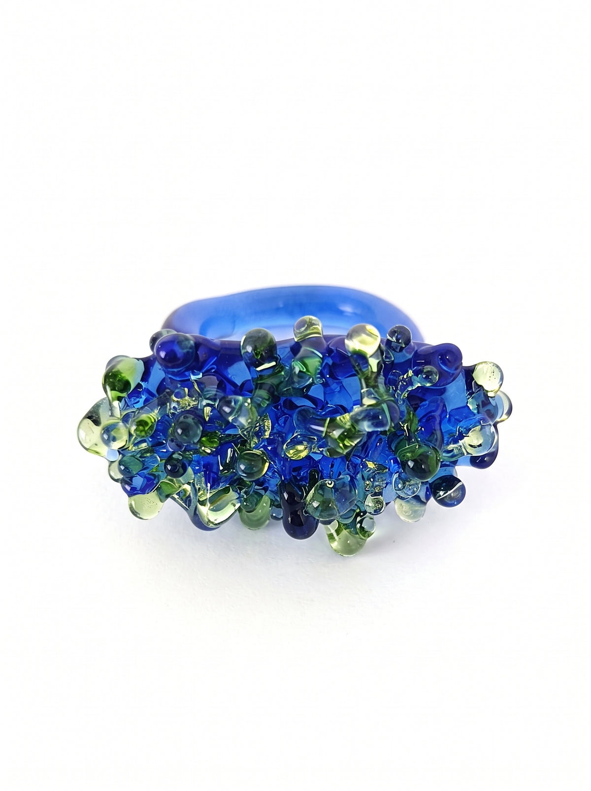 Anillo de vidrio azul y verde