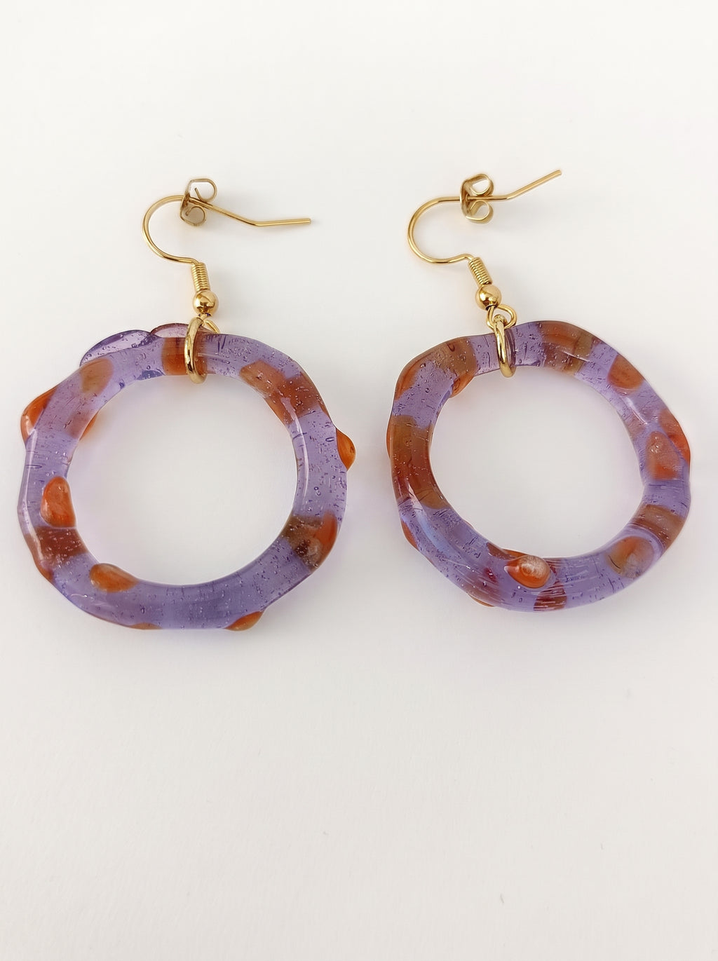 Pendientes de vidrio lila y naranja