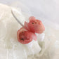 Romántico tocado de flores coral para boda, Diadema elegante con flores y encaje, Tocado fascinator de flores de seda roja con lazos de encaje para novia.