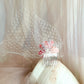 Peineta de flores con velo para invitada, Tocado de flores naranjas y rojas para boda, elegante accesorio de flores para boda.