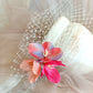 Peineta de flores con velo para invitada, Tocado de flores naranjas y rojas para boda, elegante accesorio de flores para boda.