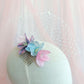Tocado sencillo para invitada, Tocado de flores para boda, Peineta elegante con flores y velo para boda.