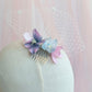 Tocado sencillo para invitada, Tocado de flores para boda, Peineta elegante con flores y velo para boda.