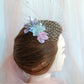 Tocado sencillo para invitada, Tocado de flores para boda, Peineta elegante con flores y velo para boda.