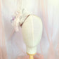 Tocado con flor morada y velo blanco, Mini sombrero con flor grande de organza lila, Tocado de hada rosa y morada para boda, Tocado floral para invitada.