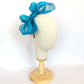 Diadema lazo azul grande elegante para invitada de boda, tocado sofisticado mujer, ideal eventos formales y celebraciones.
