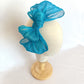 Diadema lazo azul grande elegante para invitada de boda, tocado sofisticado mujer, ideal eventos formales y celebraciones.