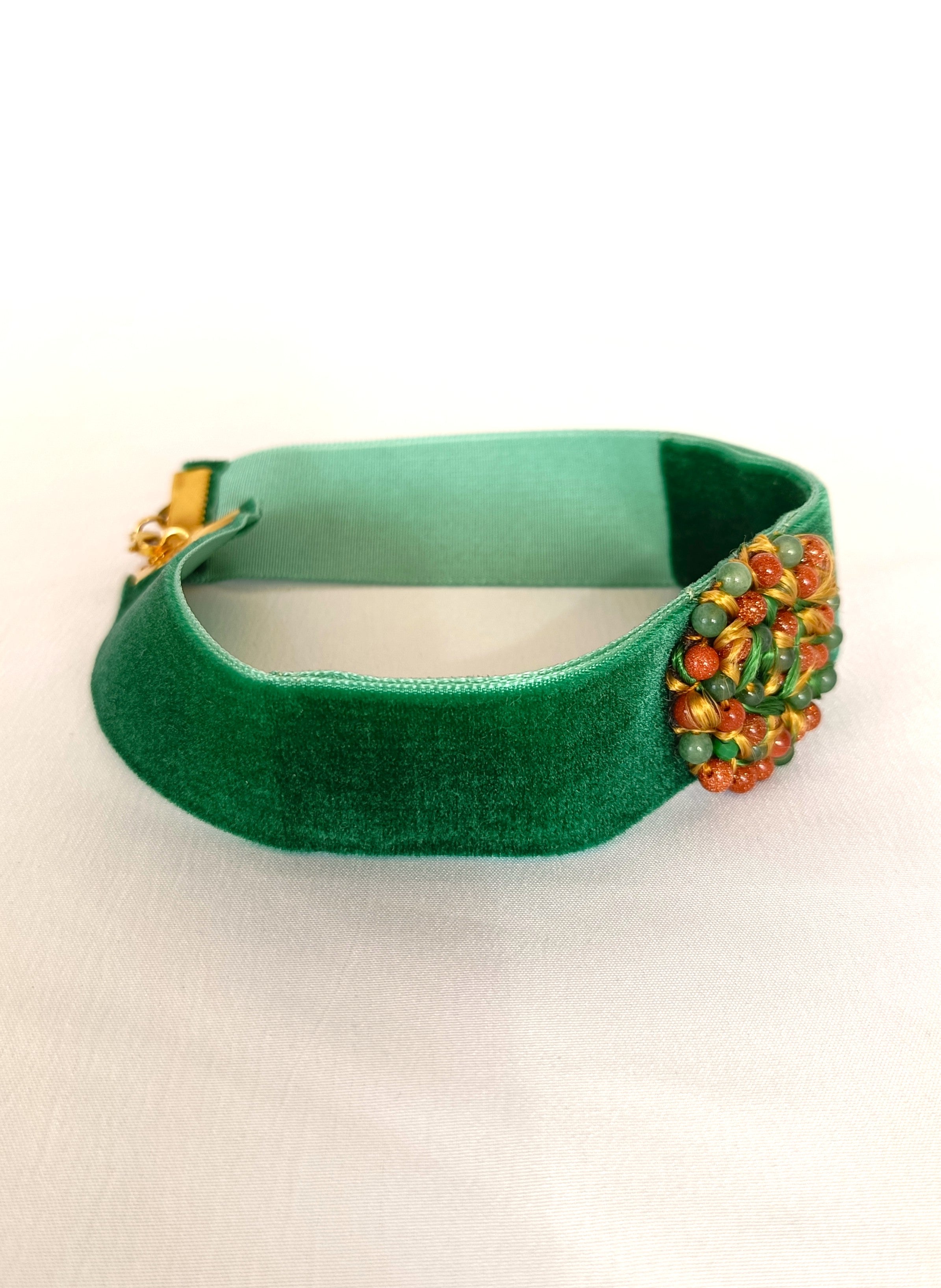Choker de tverde ya venturinas.