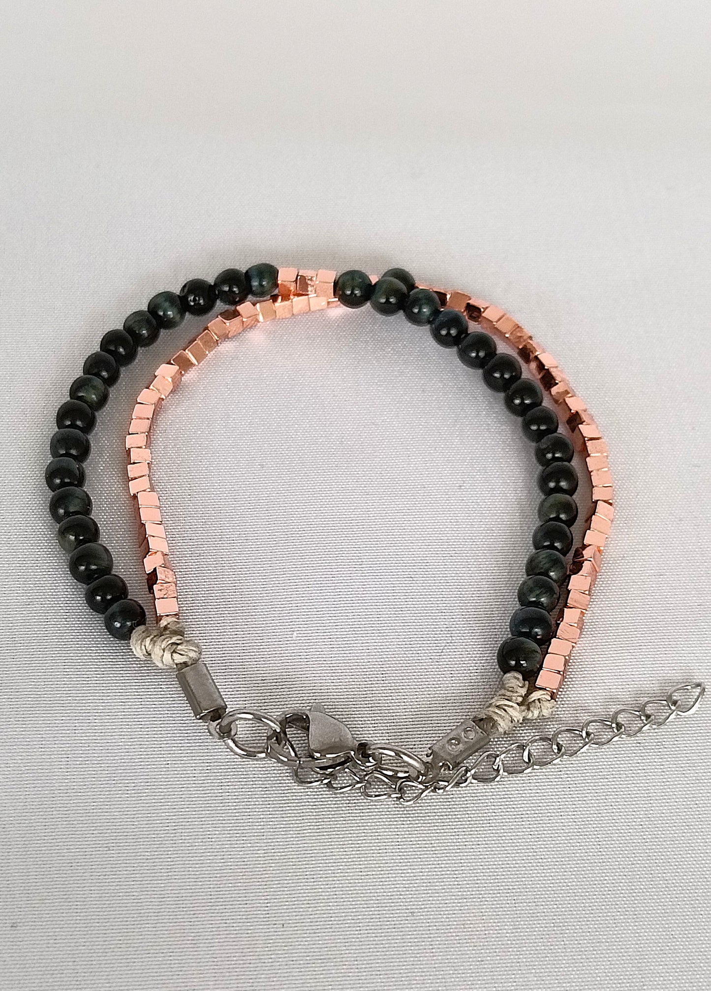 Pulsera doble de piedra natural.