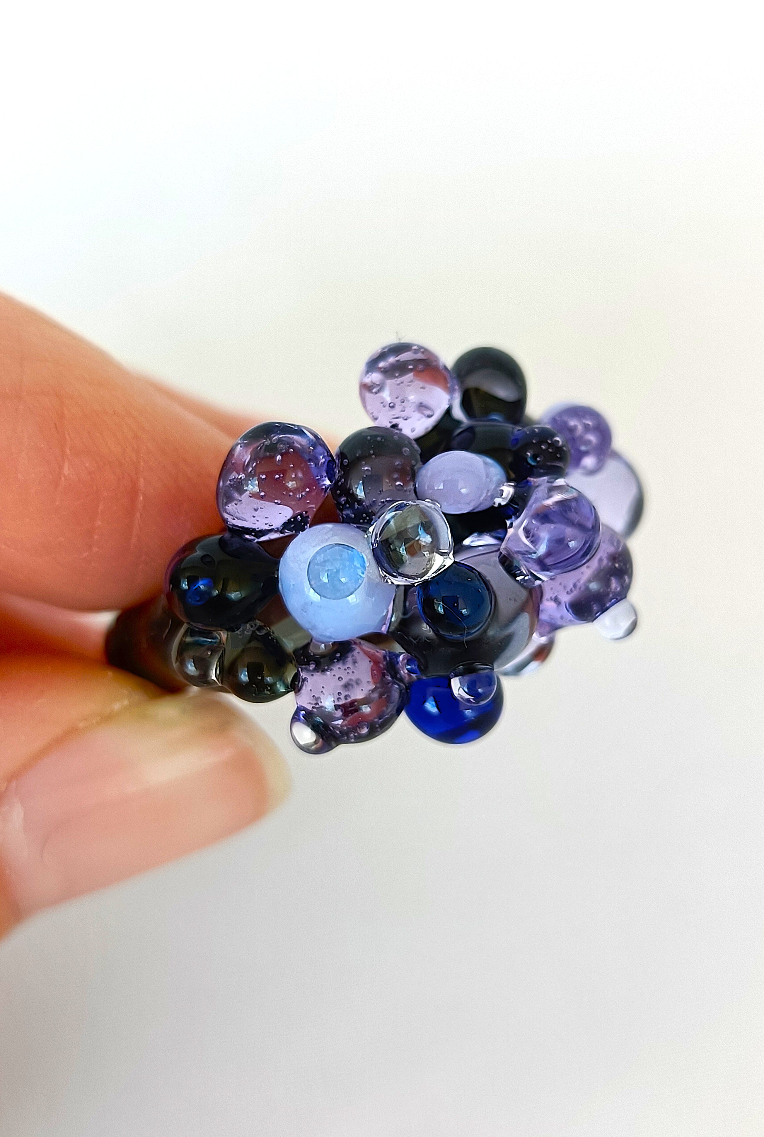 ANILLO DE VIDRIO CON BOLITAS