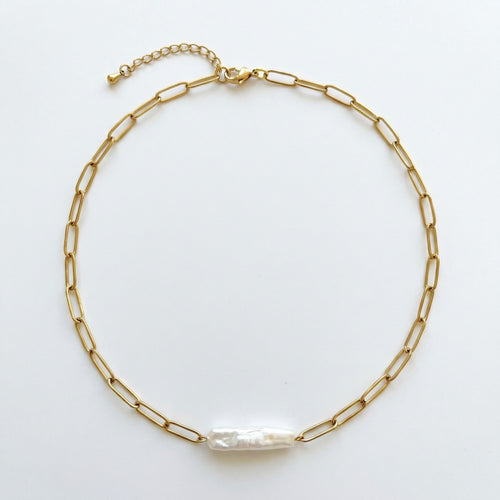 Cadena con perla cultivada.