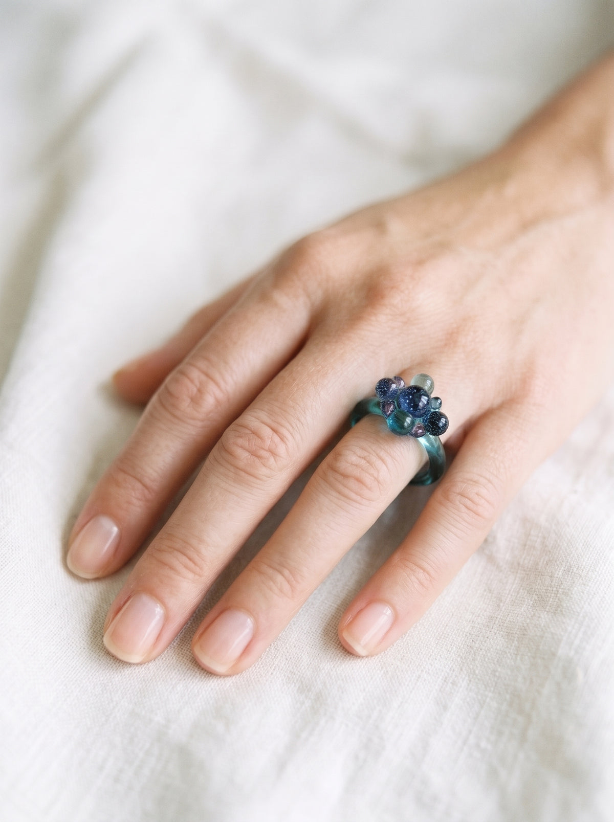 Anillo de vidrio de esferas
