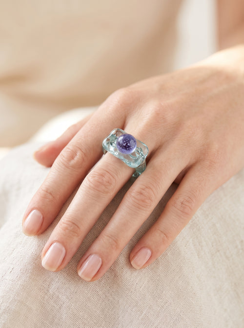 Anillo Aguamarina con Toque Violeta