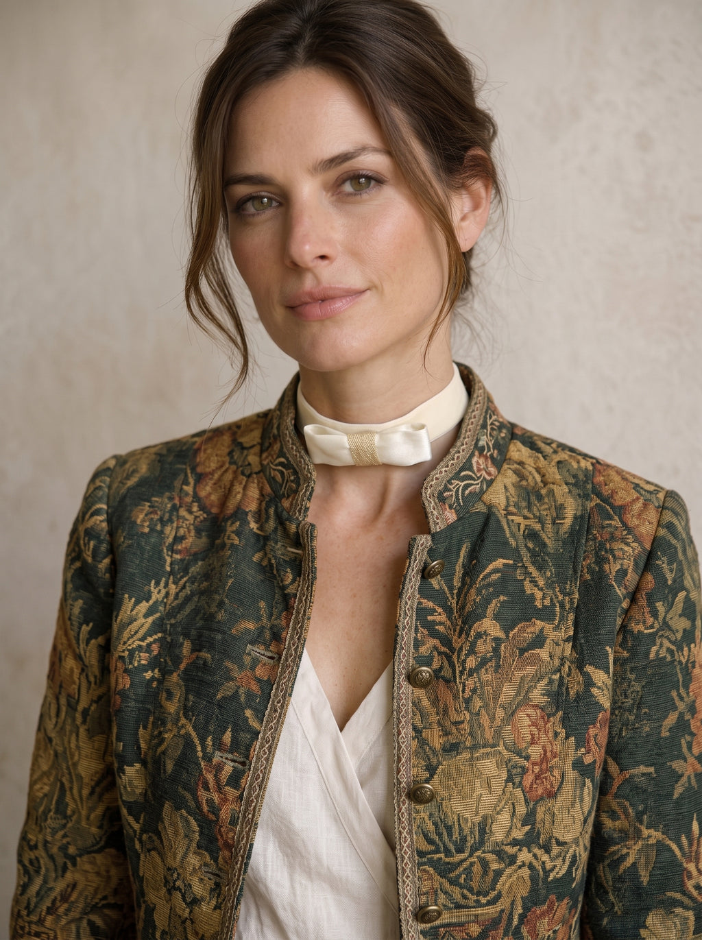 Choker de terciopelo y lazo de seda.
