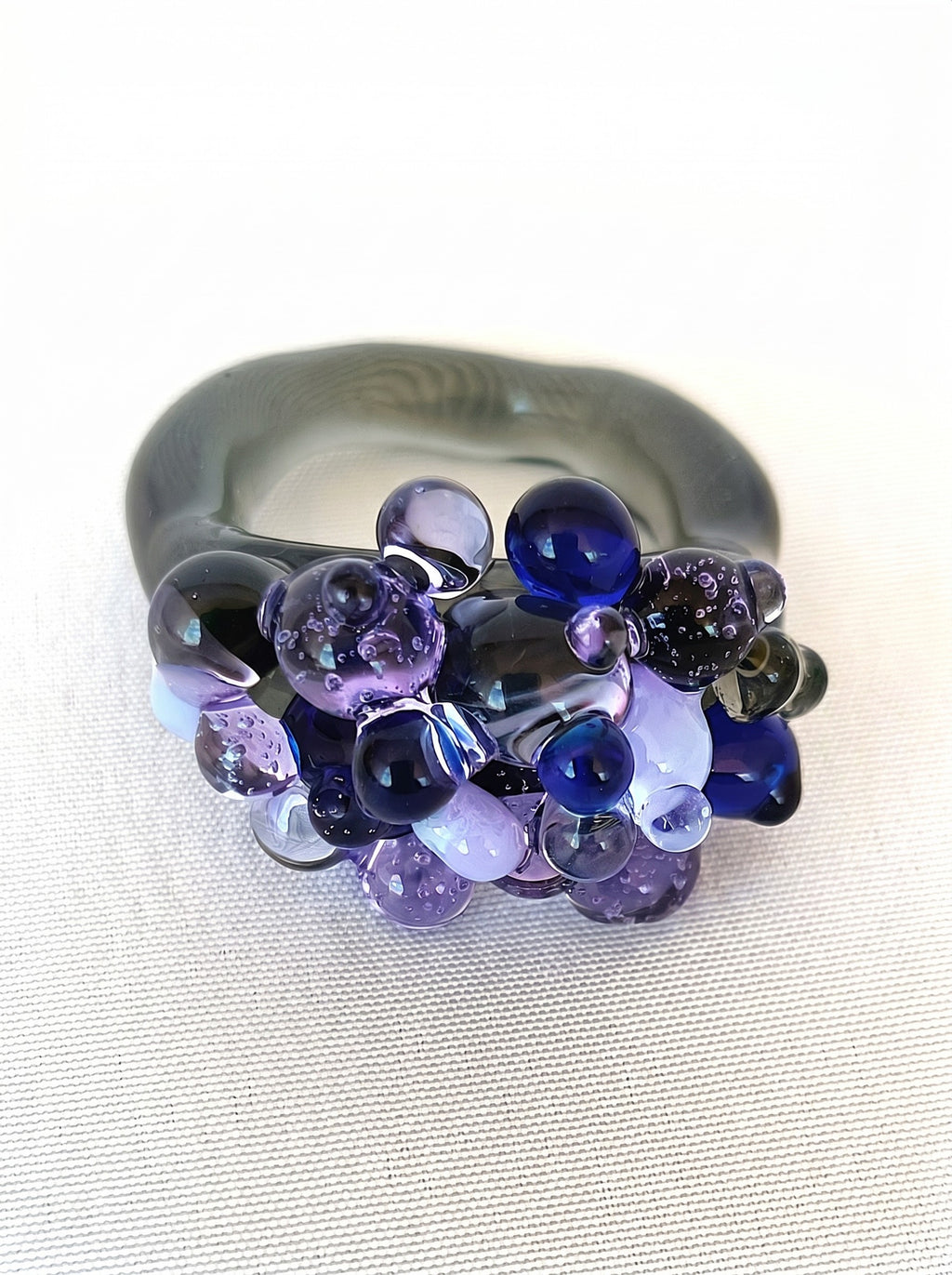 ANILLO DE VIDRIO CON BOLITAS