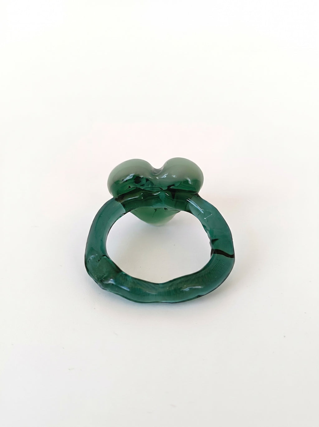 ANILLO DE VIDRIO DE CORAZÓN VERDE