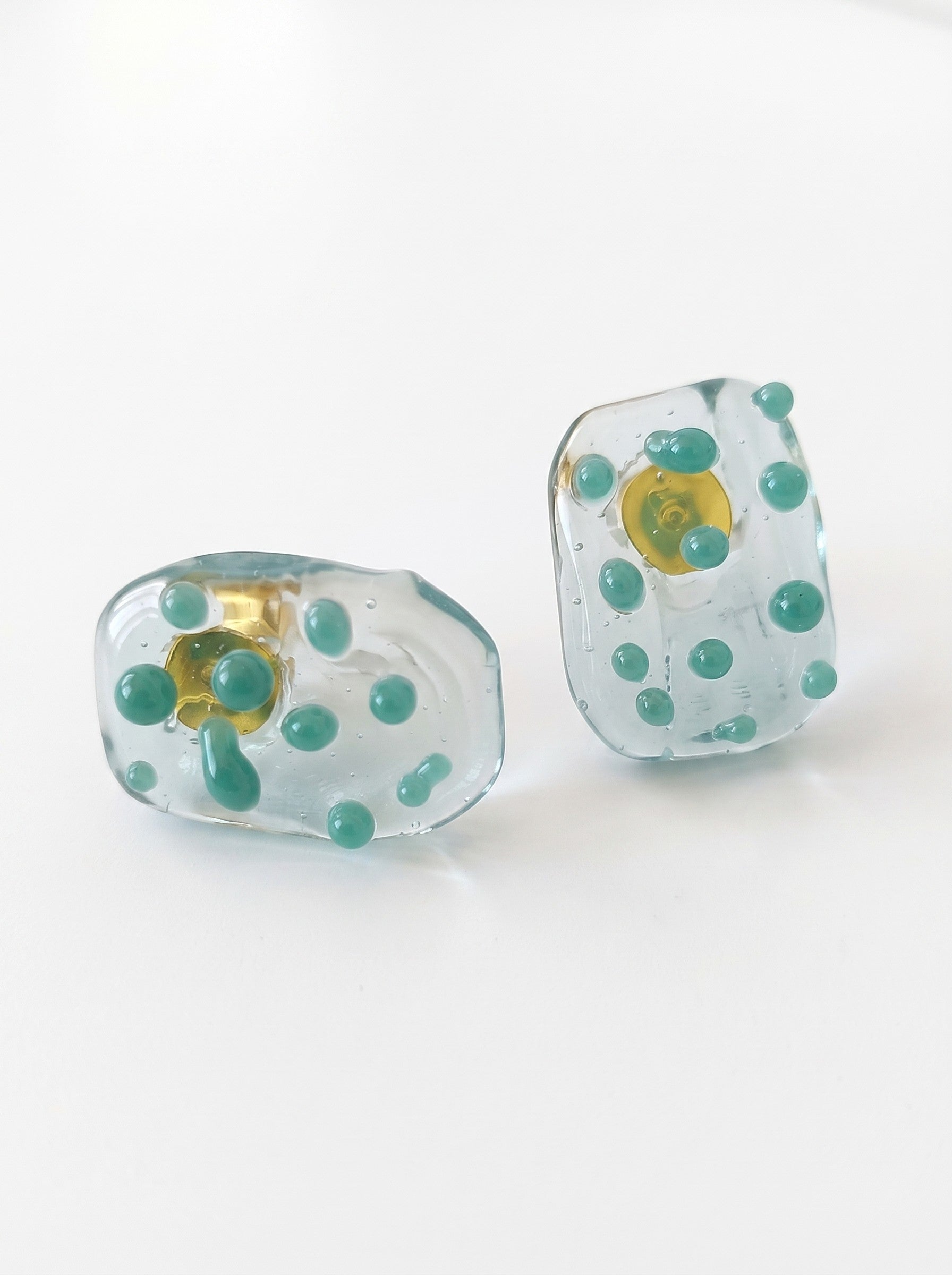 Pendientes de Vidrio Aguamarina con Detalles en Verde