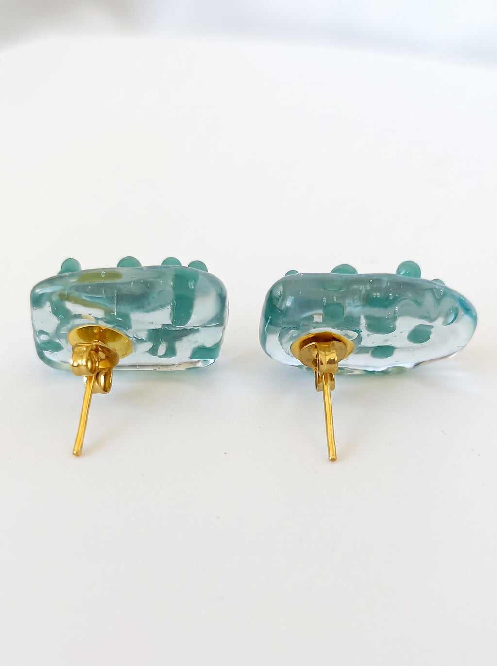 Pendientes de Vidrio Aguamarina con Detalles en Verde