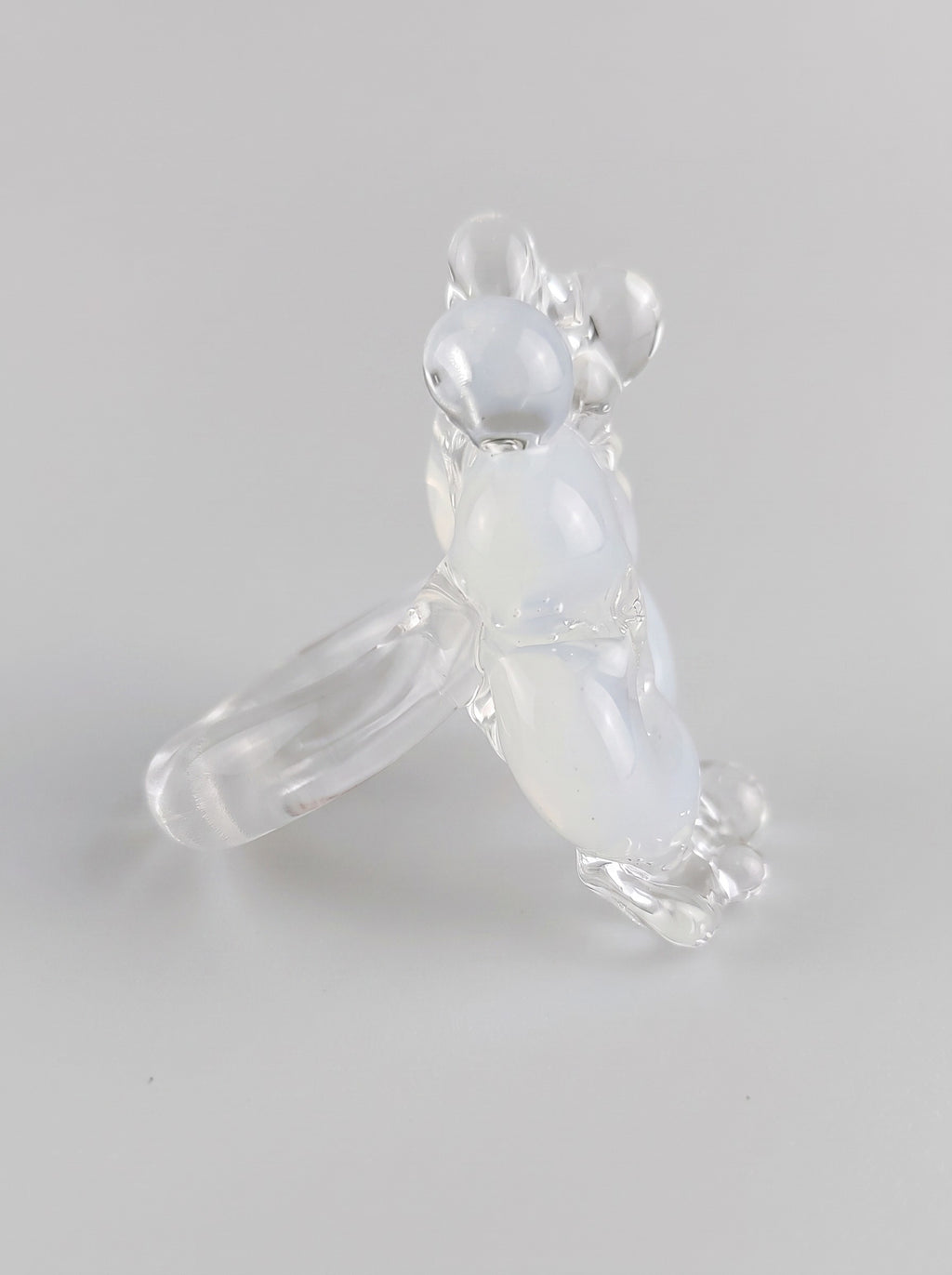 Anillo de vidrio de corazón blanco