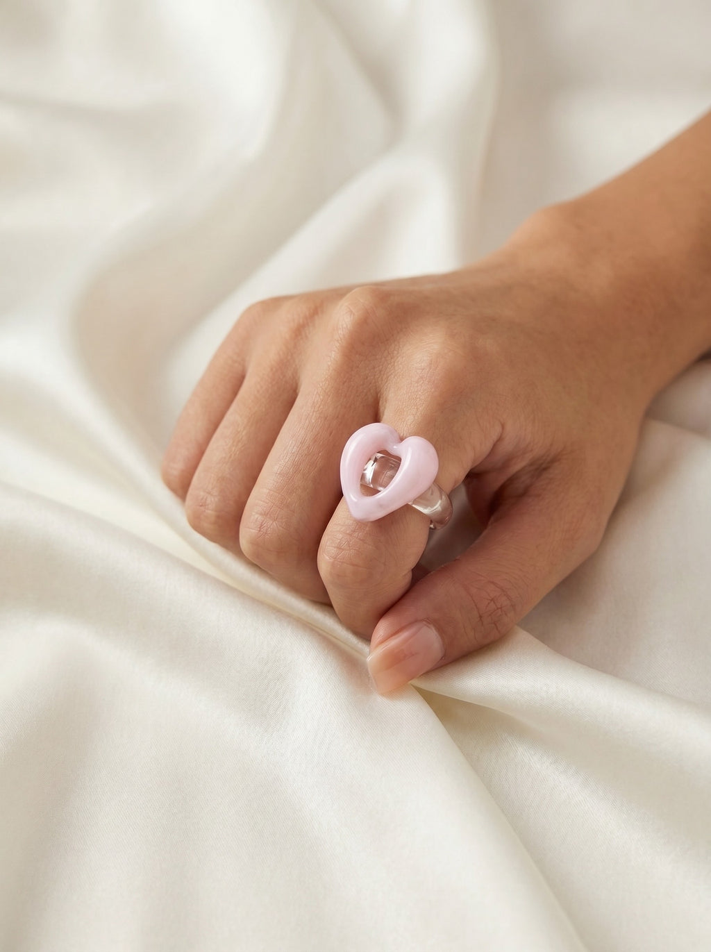 ANILLO DE VIDRIO DE CORAZÓN ROSA